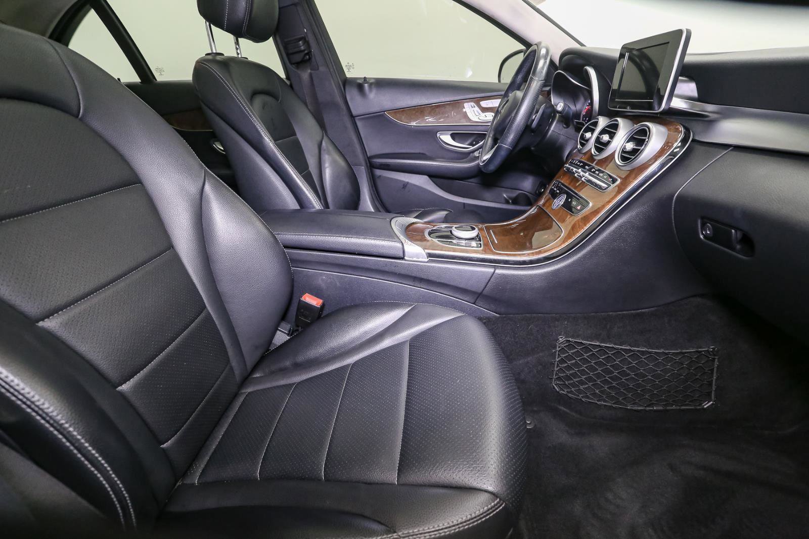 Used 2017 Mercedes-Benz C 300 4MATIC Sedan image 17