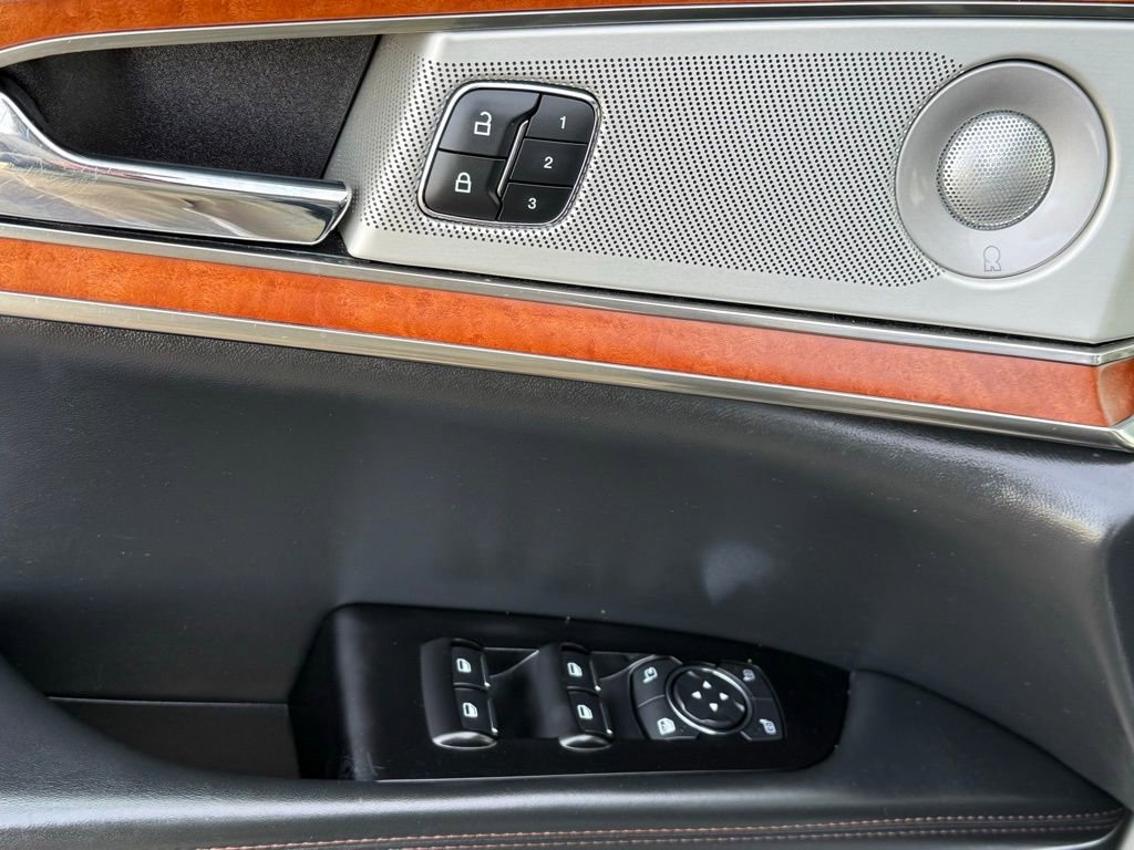 Used 2020 Lincoln Nautilus Black Label w/ Class II Trailer Tow Package AWD/4WD image 14