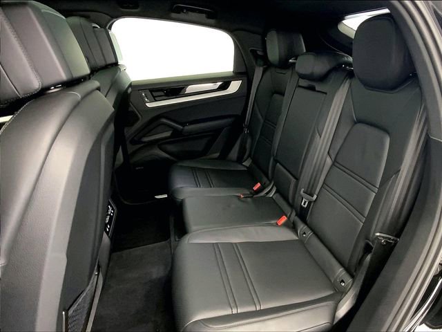 Used 2025 Porsche Cayenne S AWD/4WD image 23