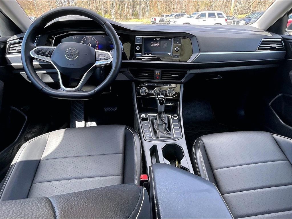 Used 2023 Volkswagen Jetta SE FWD image 21