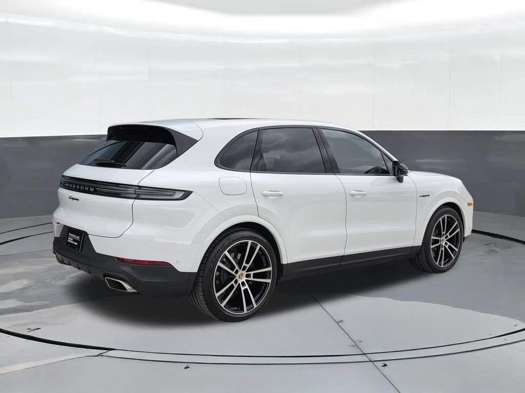Certified 2025 Porsche Cayenne E-Hybrid image 8