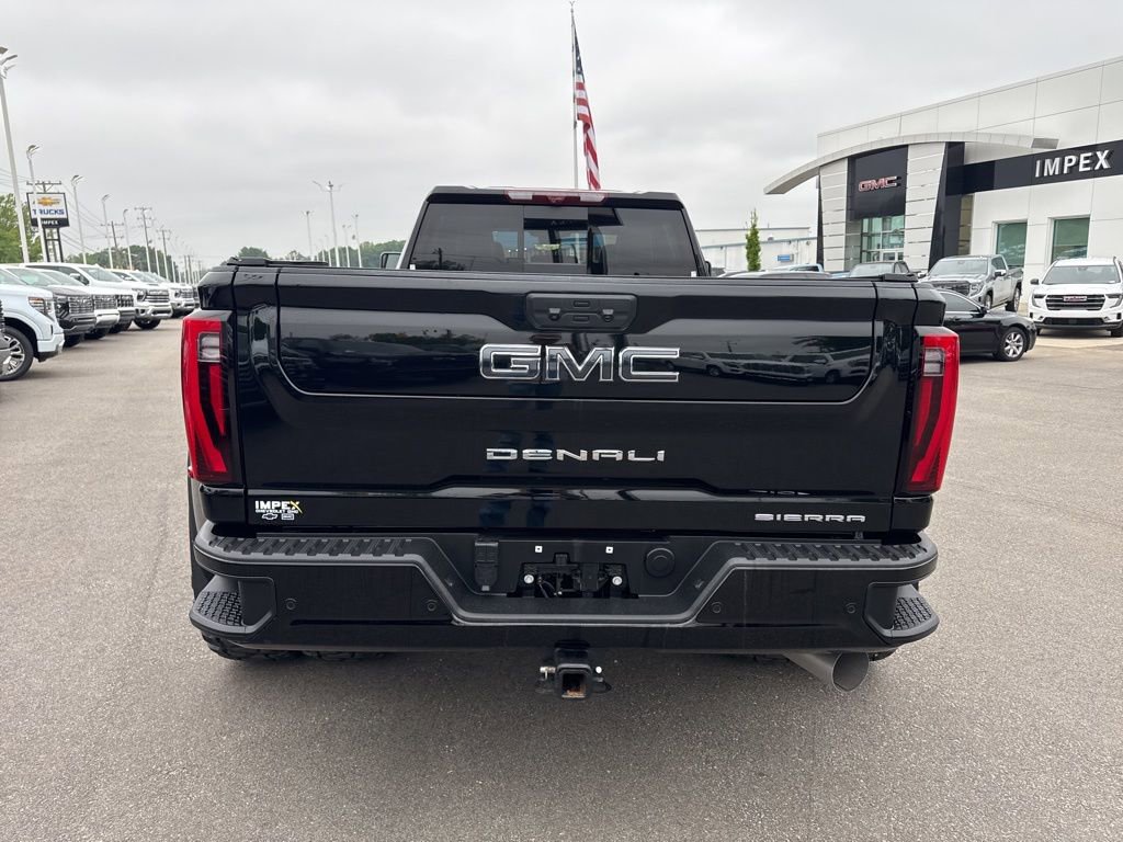 Used 2024 GMC Sierra 3500 Denali Ultimate AWD/4WD image 4
