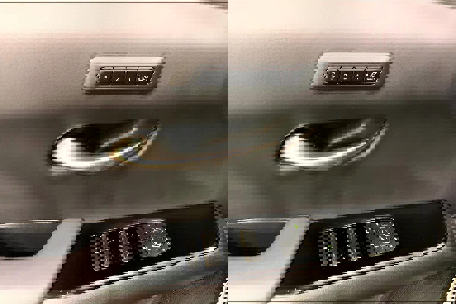 Certified 2025 Lexus UX 300h AWD w/ Accessory Package (Z1) image 35