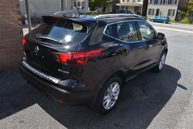 Used 2019 Nissan Rogue Sport SV w/ Technology Package AWD/4WD image 4