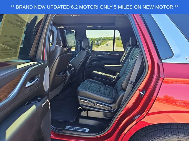Used 2023 Cadillac Escalade Premium Luxury Platinum AWD/4WD image 26