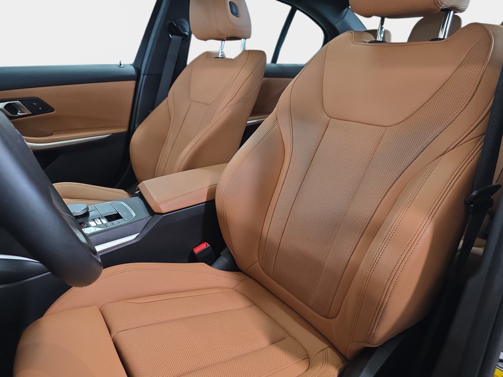 Certified 2024 BMW 330i Sedan w/ Convenience Package RWD image 14