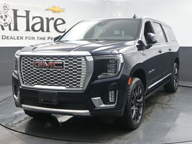Used 2023 GMC Yukon XL Denali w/ Denali Reserve Package AWD/4WD image 7