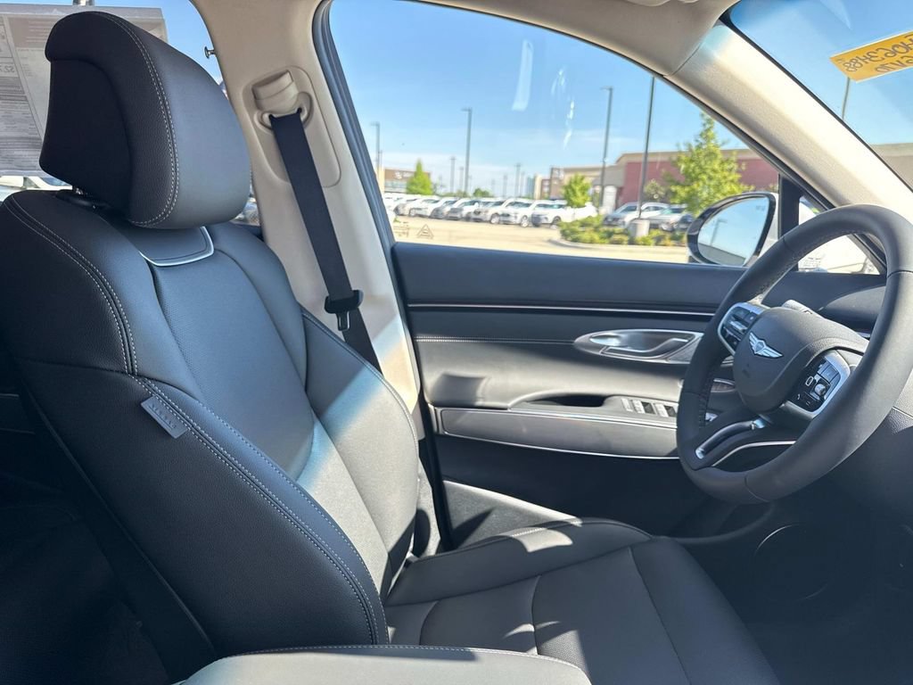 New 2026 Genesis GV70 2.5T Select AWD/4WD image 13