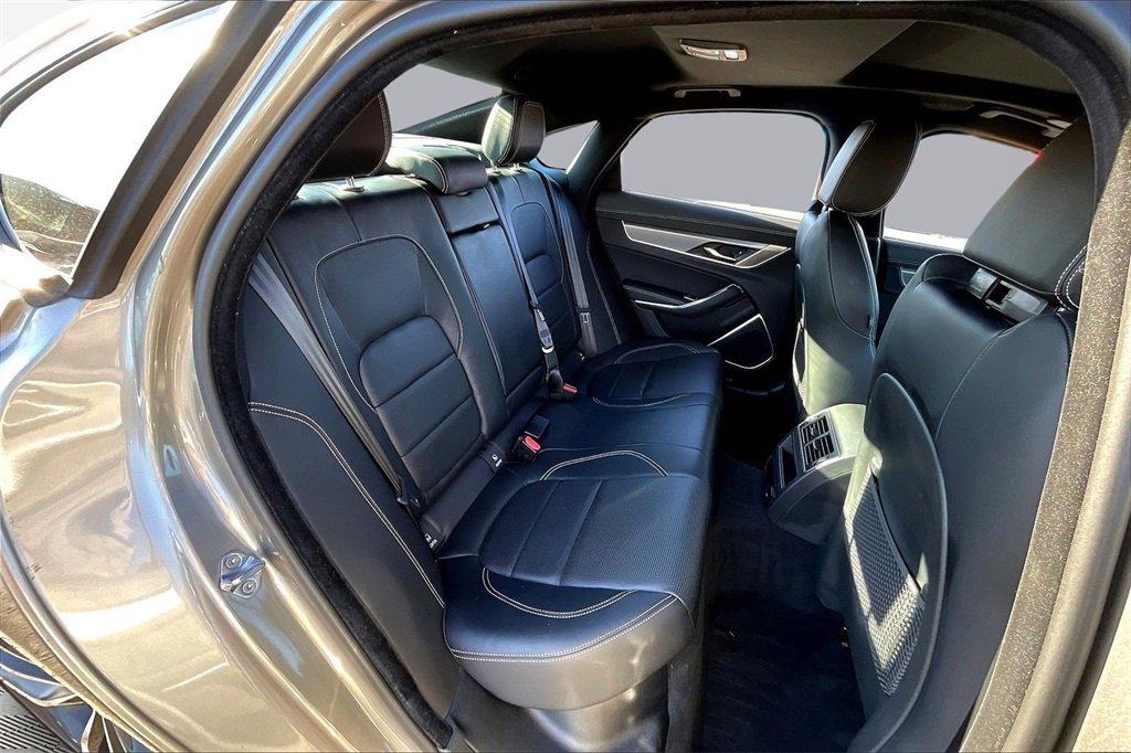 Used 2022 Jaguar XF R-Dynamic SE image 25