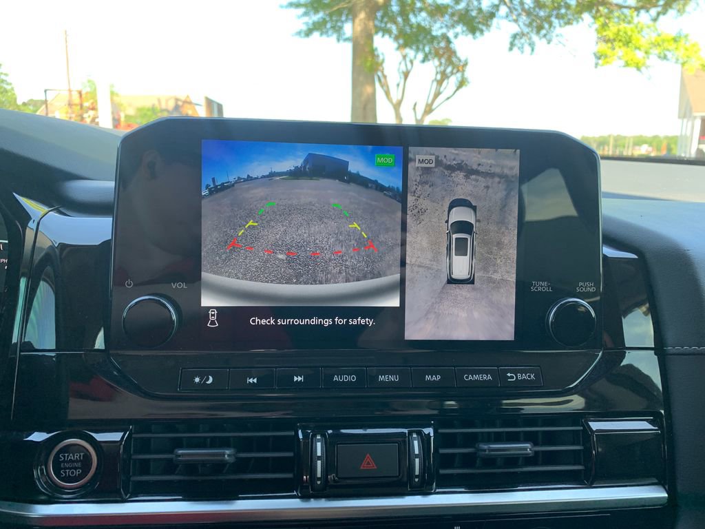 Used 2023 Nissan Pathfinder SL w/ Lighting Package (N92) FWD image 18