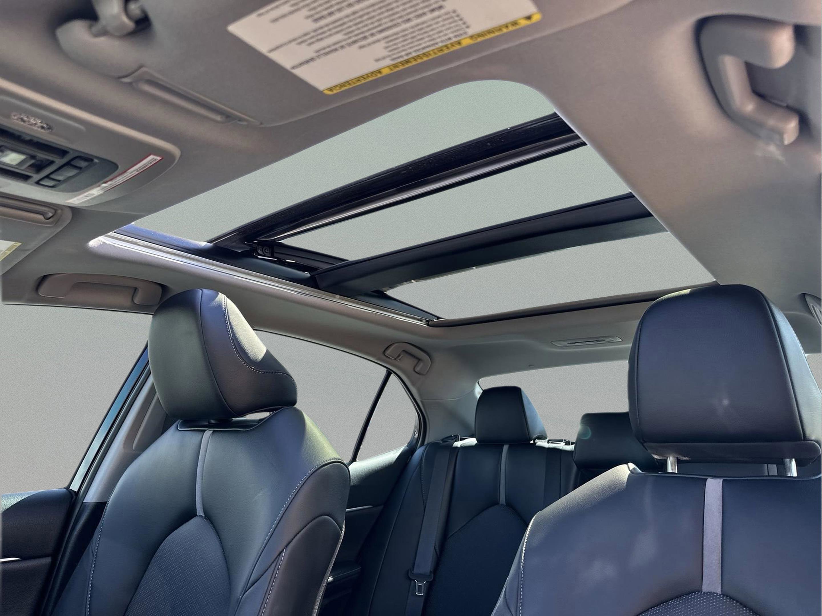 Used 2022 Toyota Camry XSE image 33