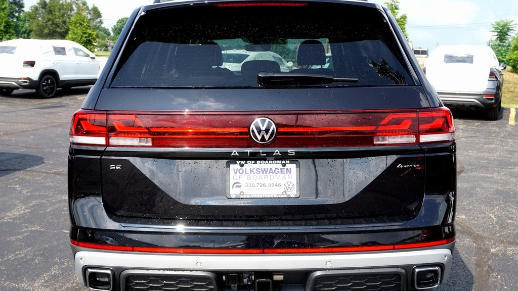 New 2025 Volkswagen Atlas Peak Edition SE image 5