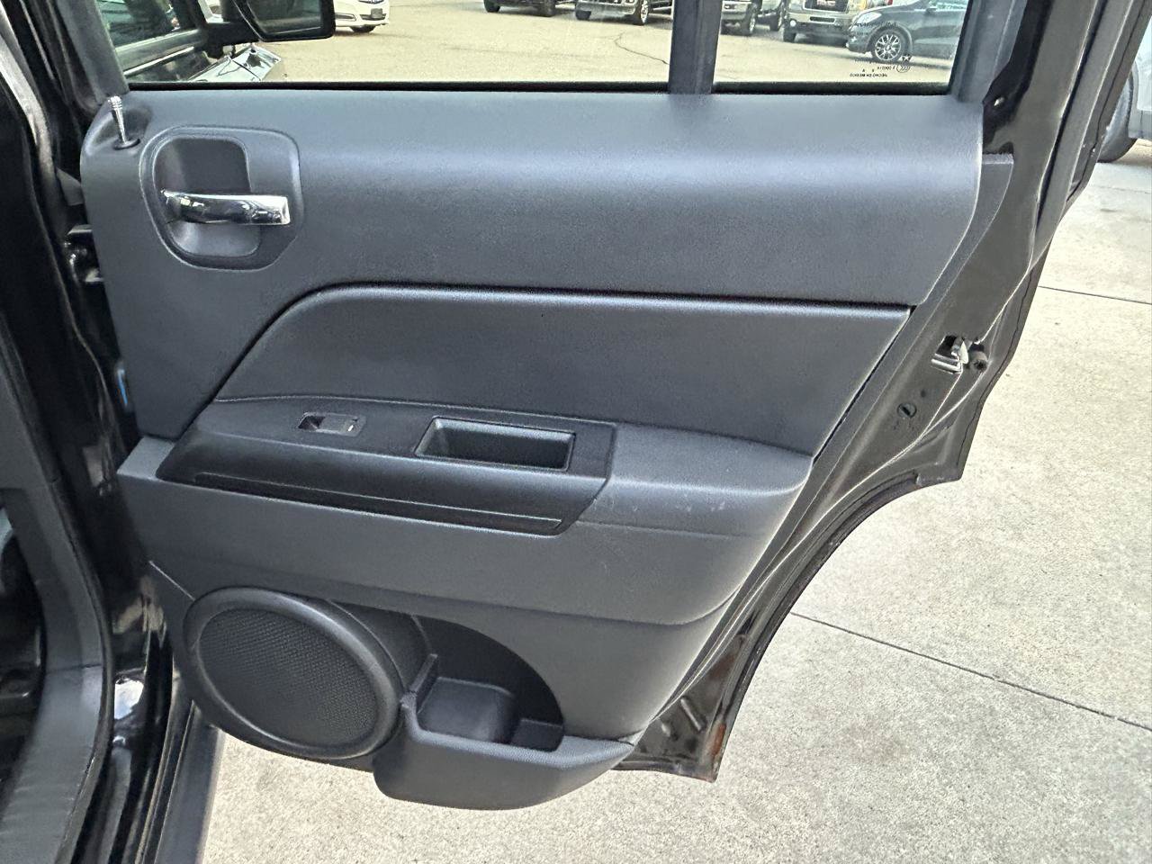 Used 2017 Jeep Patriot High Altitude AWD/4WD image 15