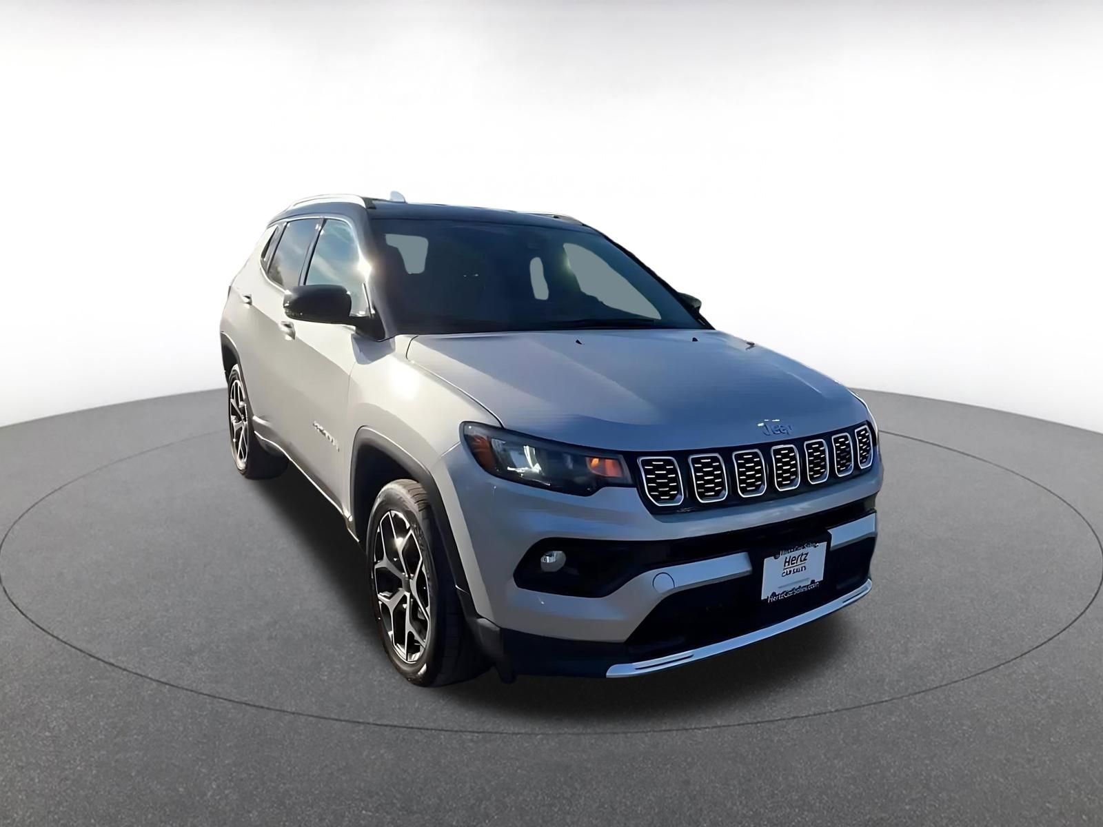 Used 2025 Jeep Compass Limited image 3