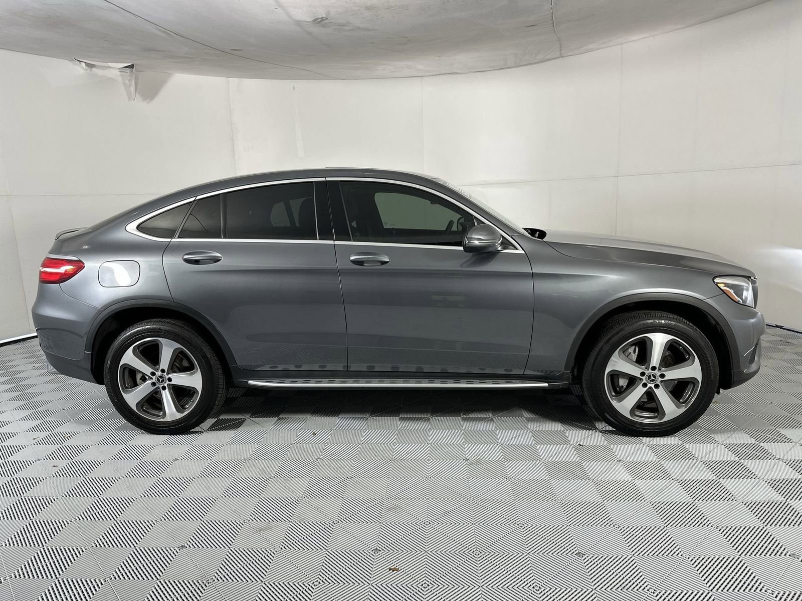 Used 2017 Mercedes-Benz GLC 300 4MATIC Coupe w/ Premium 2 Package image 9