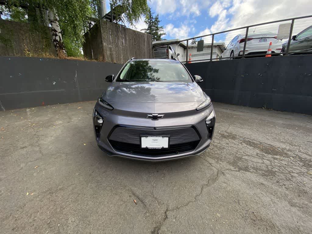 Used 2023 Chevrolet Bolt EUV Premier w/ Sun & Sound Package FWD image 9
