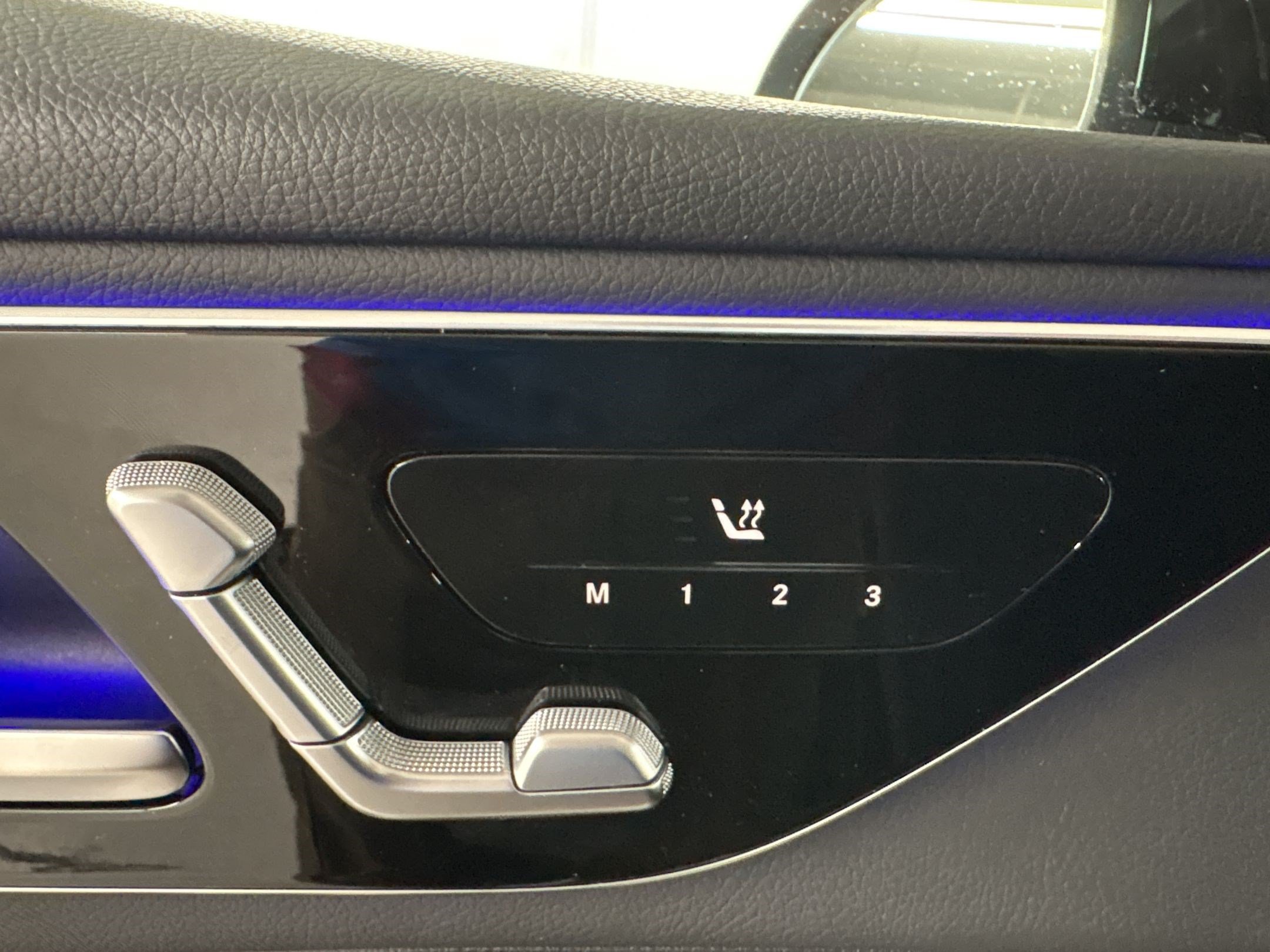 Certified 2025 Mercedes-Benz GLC 350e 4MATIC image 28