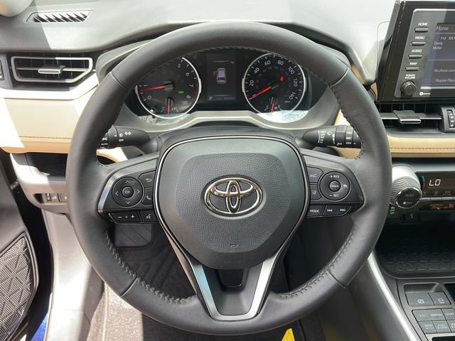 Used 2022 Toyota RAV4 XLE Premium AWD/4WD image 22