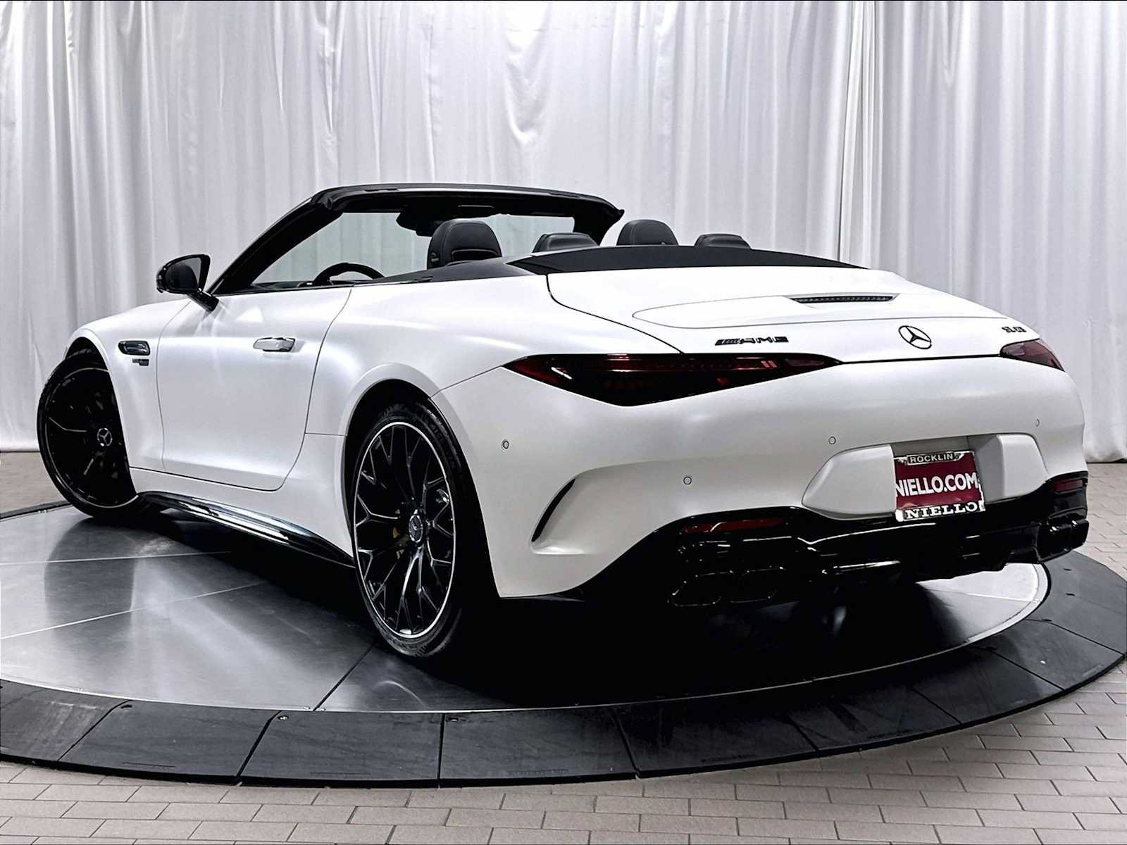 Used 2022 Mercedes-Benz SL 63 AMG 4MATIC image 3