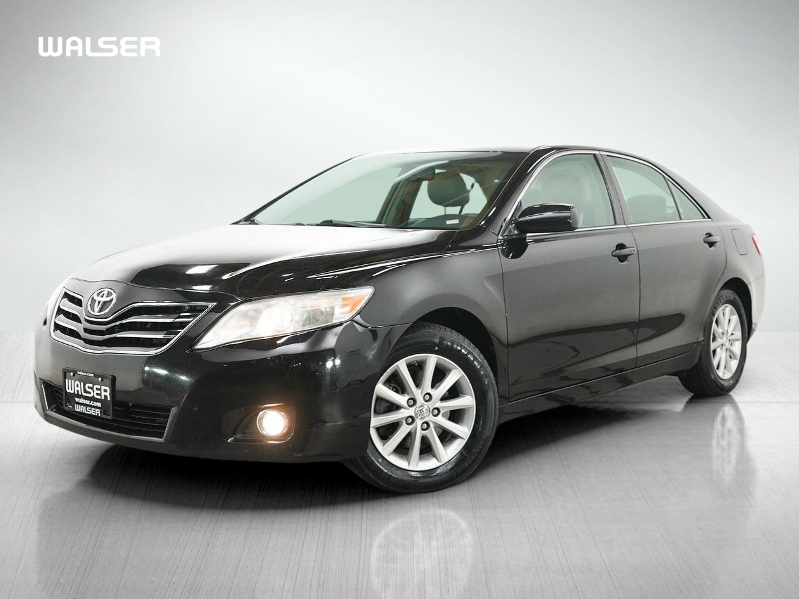 Used 2011 Toyota Camry XLE w/ XLE Extra-Value Pkg #1 FWD image 1
