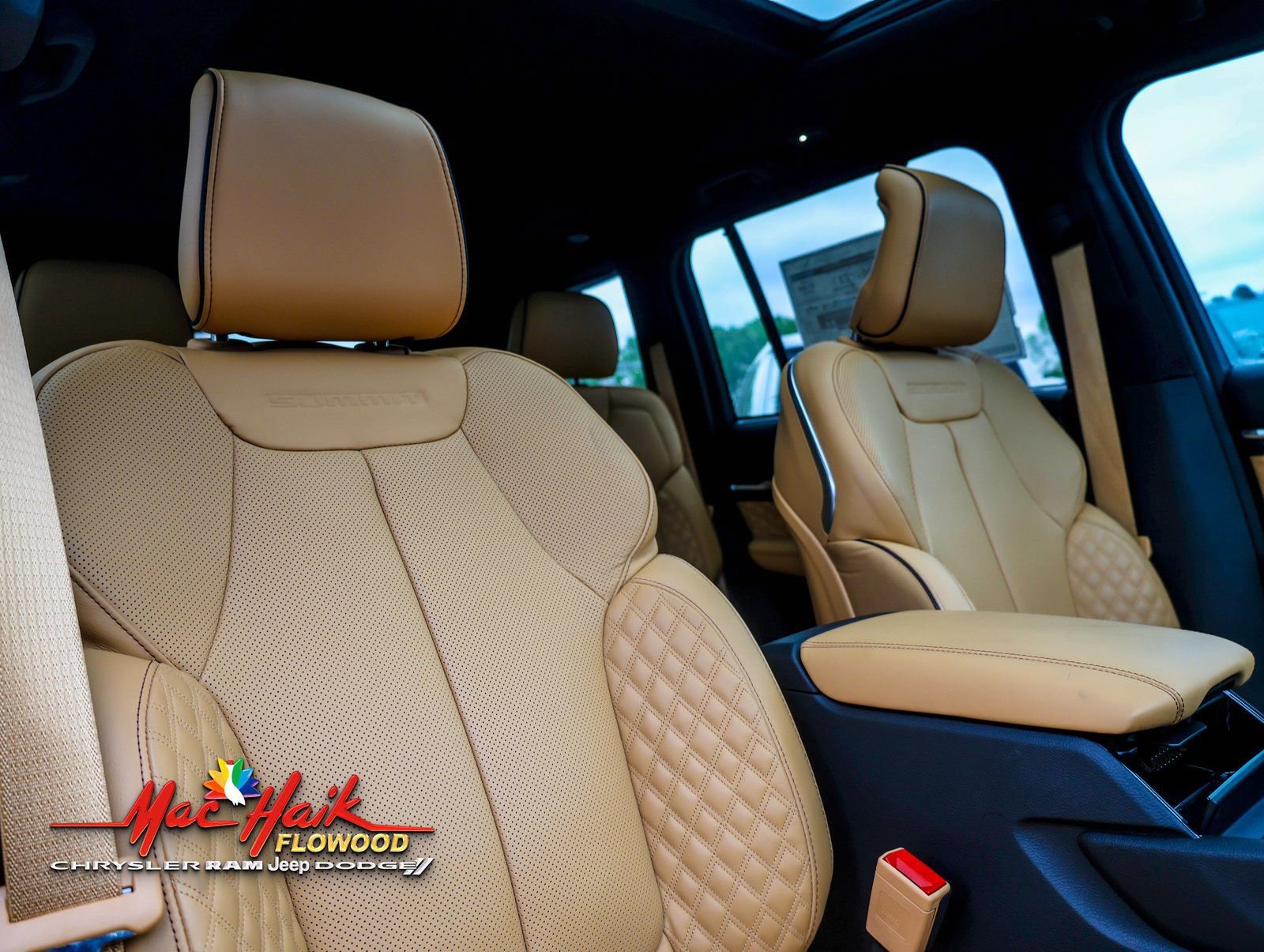 Used 2024 Jeep Grand Cherokee Summit w/ Advanced Protech Group IV image 18