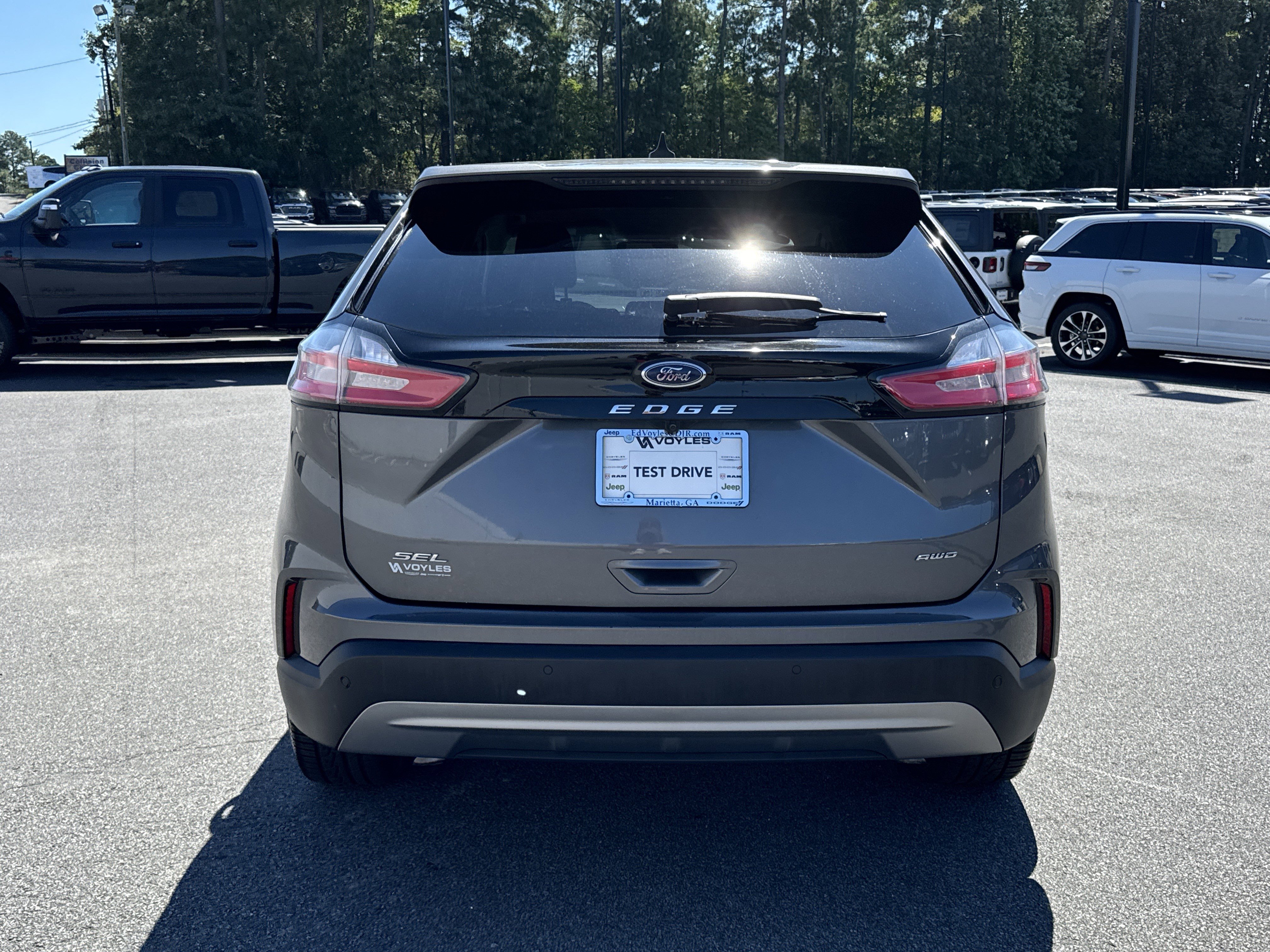 Used 2023 Ford Edge SEL image 7