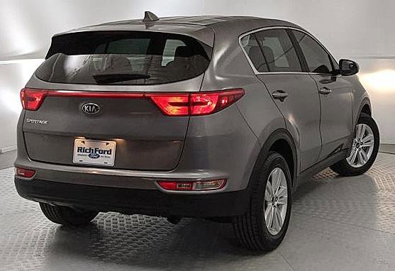 Used 2017 Kia Sportage LX image 3