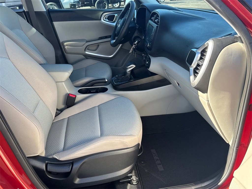 Used 2021 Kia Soul LX image 14