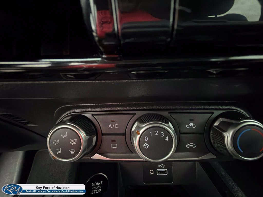 Used 2025 Nissan Kicks S AWD/4WD image 24