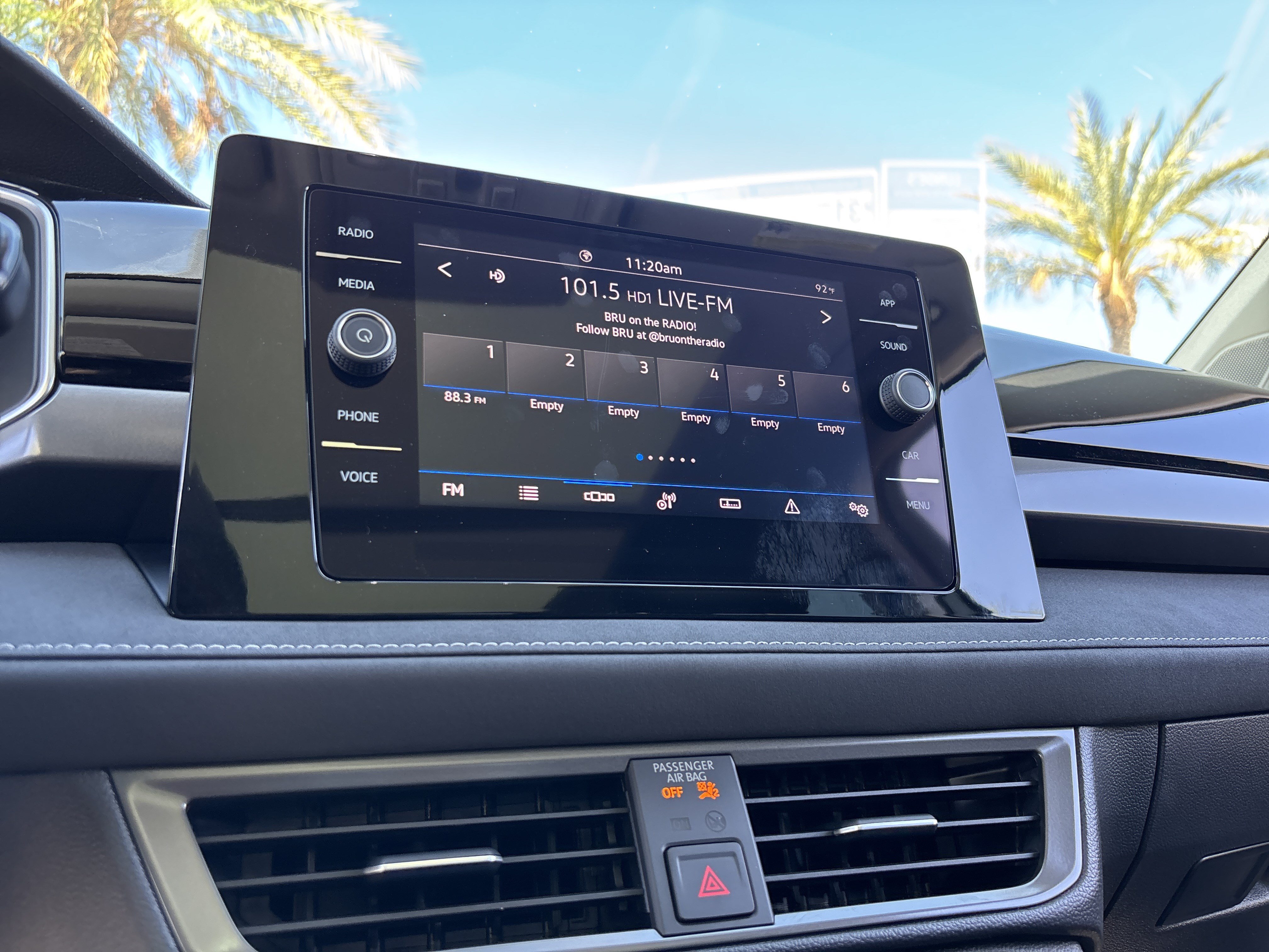 New 2026 Volkswagen Taos SE FWD image 19