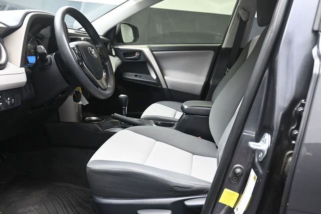Used 2015 Toyota RAV4 LE FWD image 17