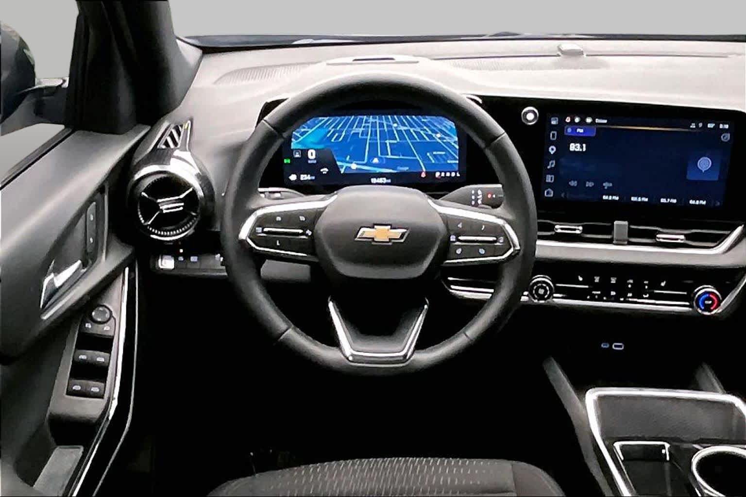 Used 2025 Chevrolet Equinox LT FWD image 6