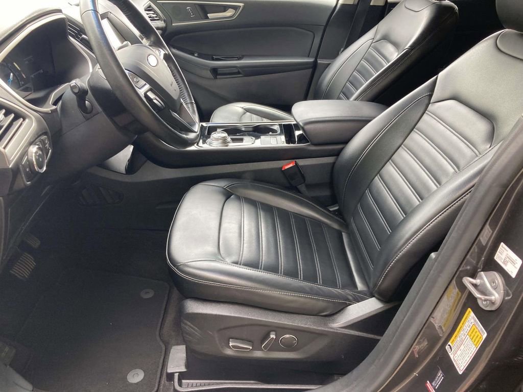 Used 2019 Ford Edge SEL w/ Equipment Group 201A FWD image 12
