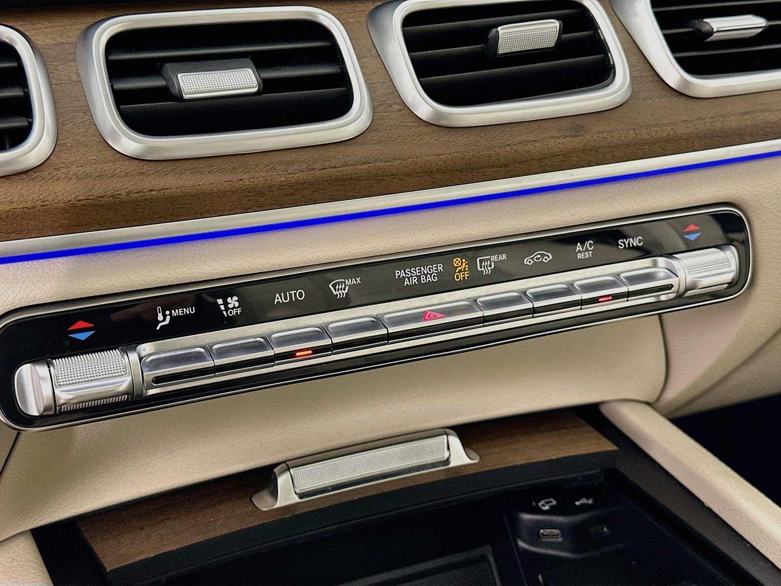 Used 2022 Mercedes-Benz GLS 450 4MATIC image 27