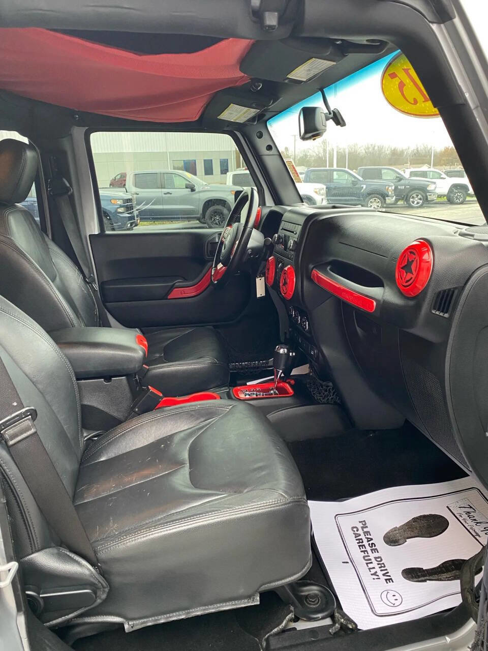 Used 2015 Jeep Wrangler Unlimited Sahara w/ Connectivity Group image 20