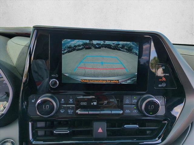 Used 2023 Toyota Highlander XLE FWD image 13