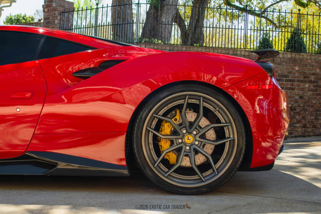 Used 2017 Ferrari 488 GTB image 5