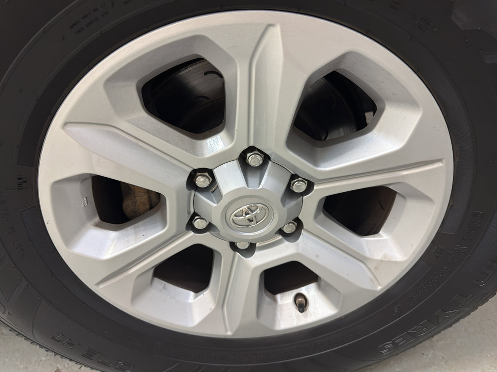 Used 2018 Toyota 4Runner SR5 Premium image 38