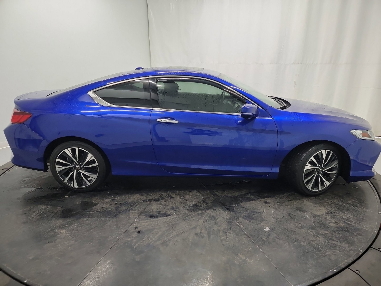 Used 2017 Honda Accord EX image 11