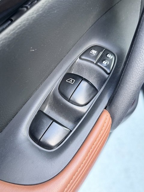 Used 2017 Nissan Rogue SL w/ SL Premium Package image 30