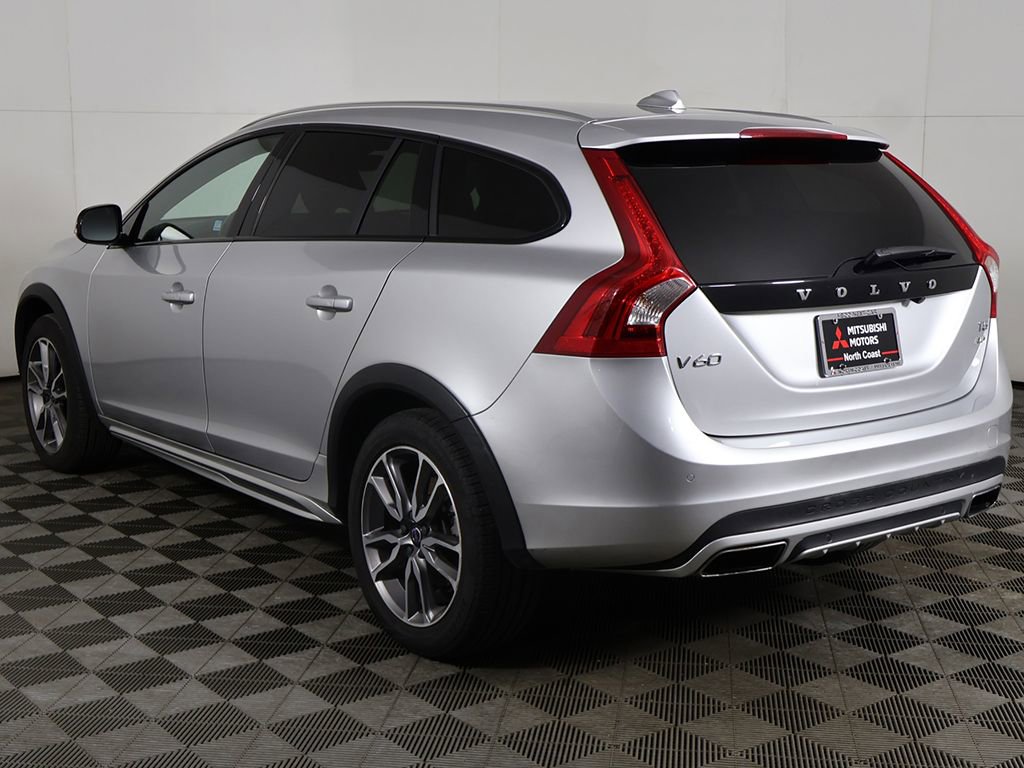 Used 2018 Volvo V60 T5 Cross Country w/ Convenience Package image 10