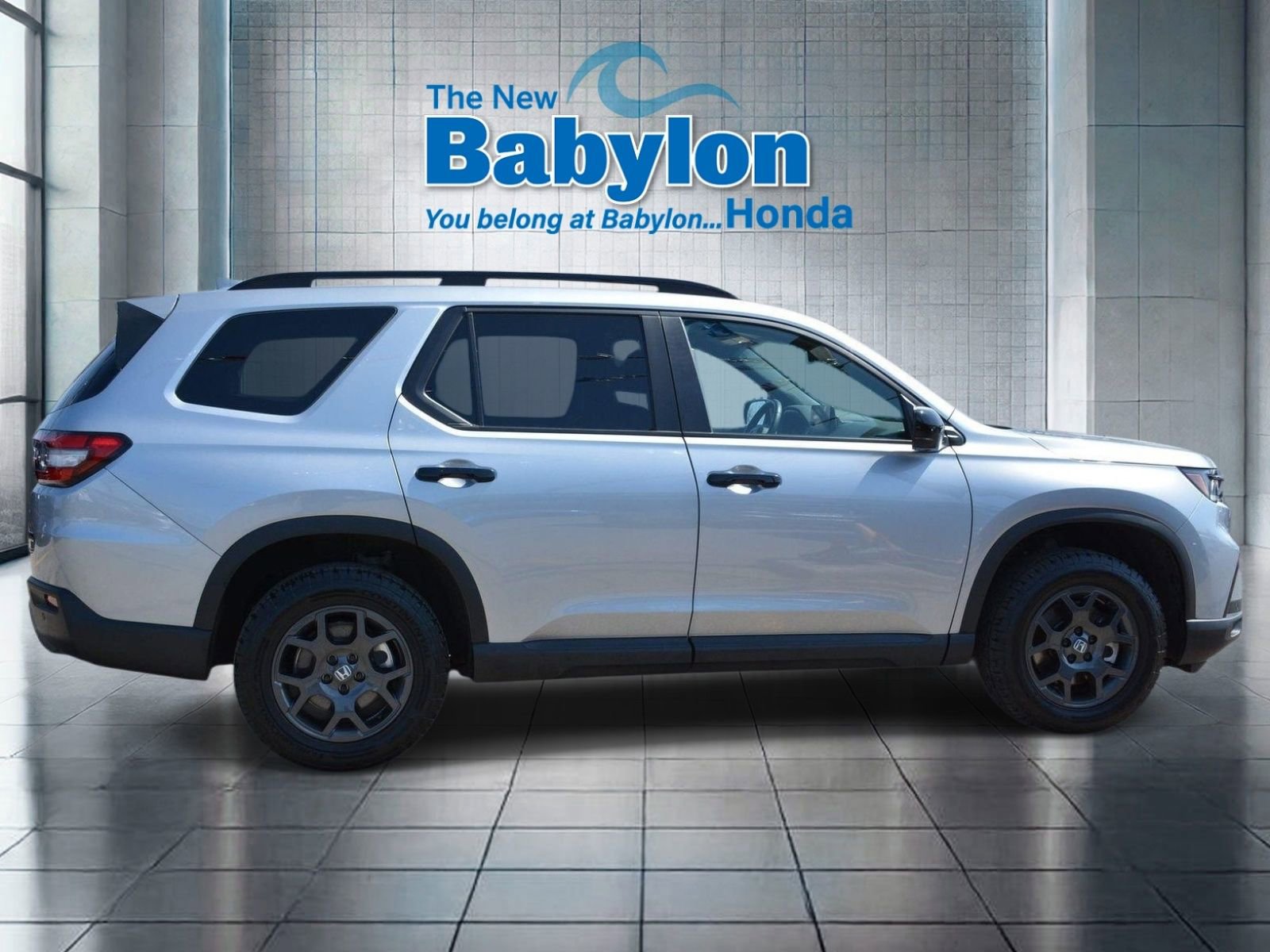 Used 2025 Honda Pilot TrailSport image 5