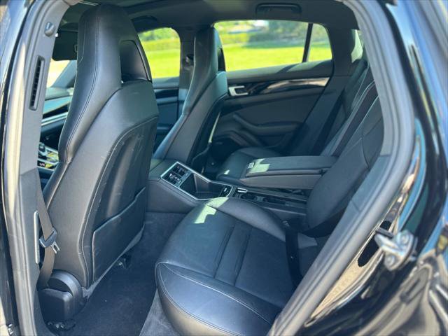 Used 2018 Porsche Panamera 4 image 18