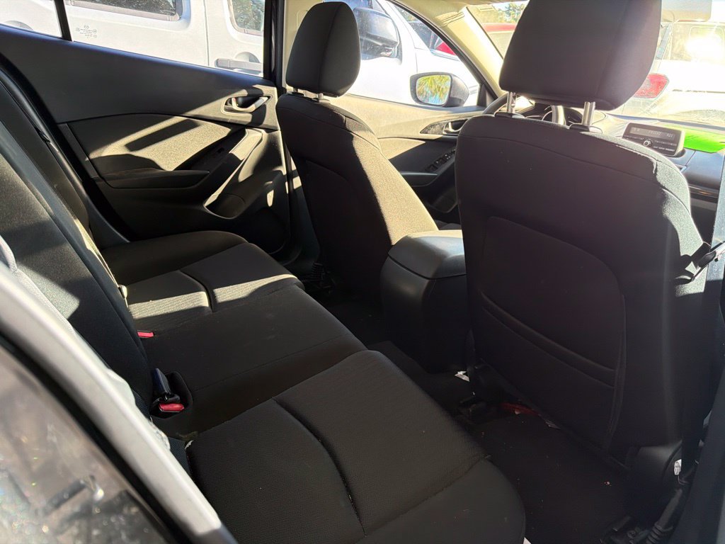 Used 2014 MAZDA MAZDA3 i Sport FWD image 6