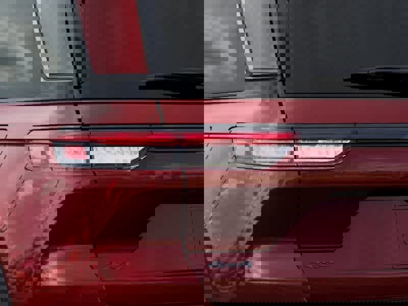 New 2026 Jeep Grand Cherokee Altitude image 9