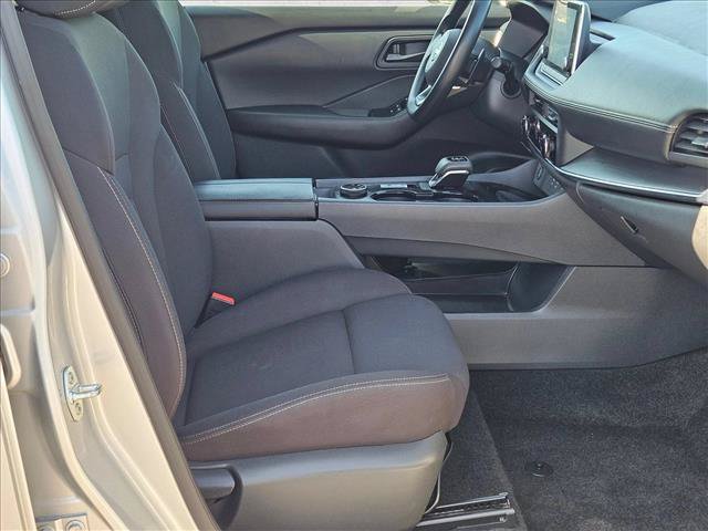 Used 2024 Nissan Rogue S AWD/4WD image 18
