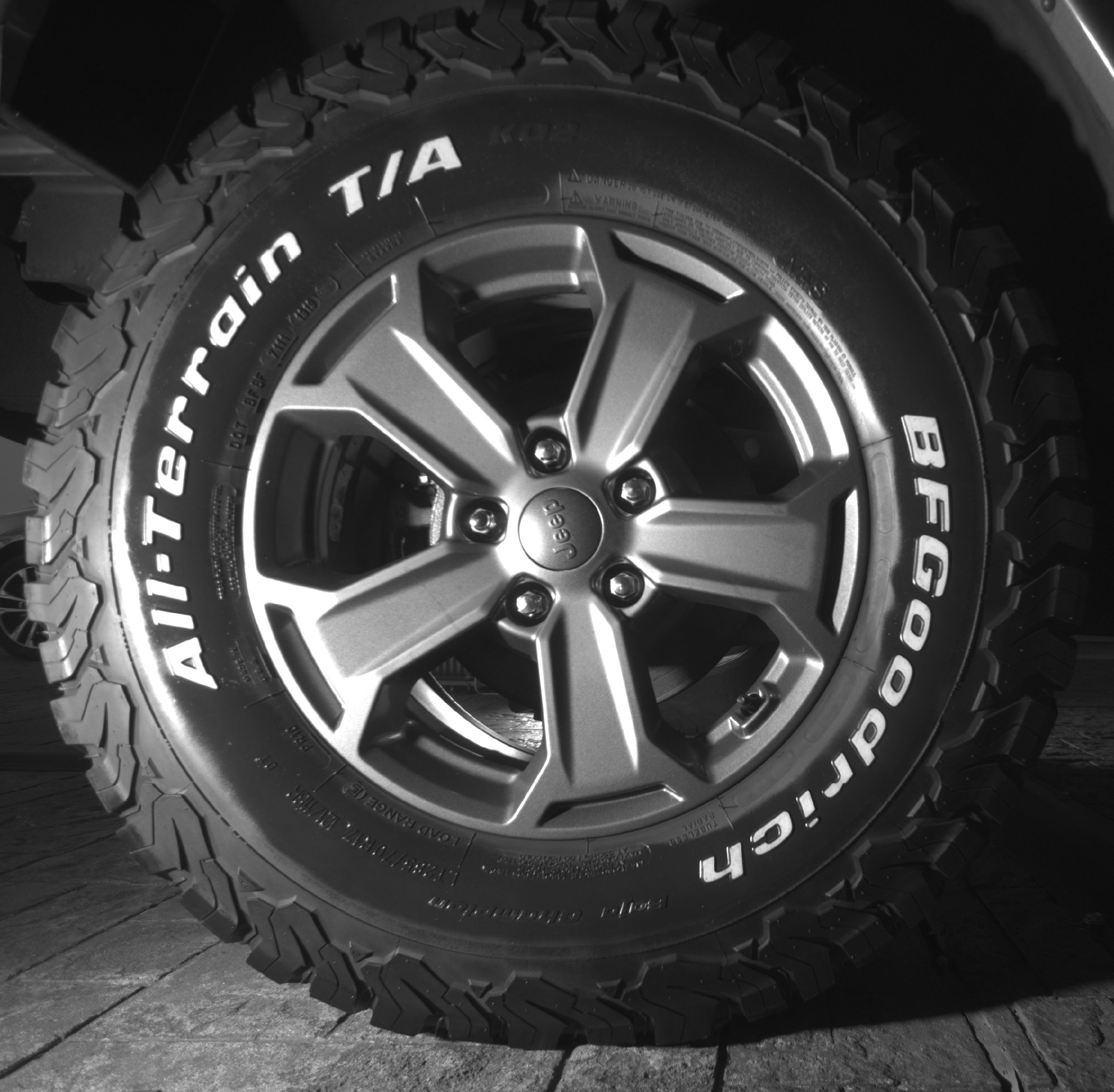 Used 2015 Jeep Wrangler Unlimited Sahara w/ Connectivity Group AWD/4WD image 28