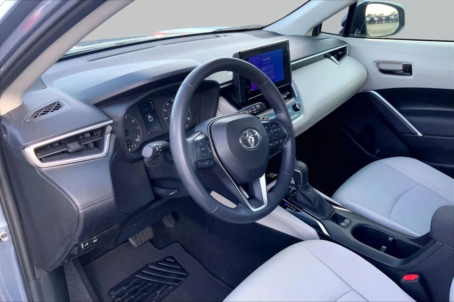 Used 2023 Toyota Corolla Cross LE FWD image 18