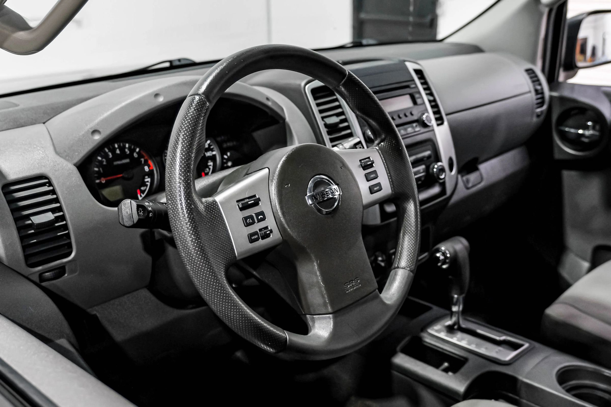 Used 2015 Nissan Xterra X AWD/4WD image 18