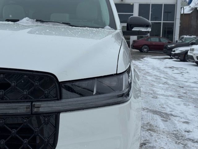 New 2026 Lincoln Navigator Reserve w/ Jet Appearance Package image 3